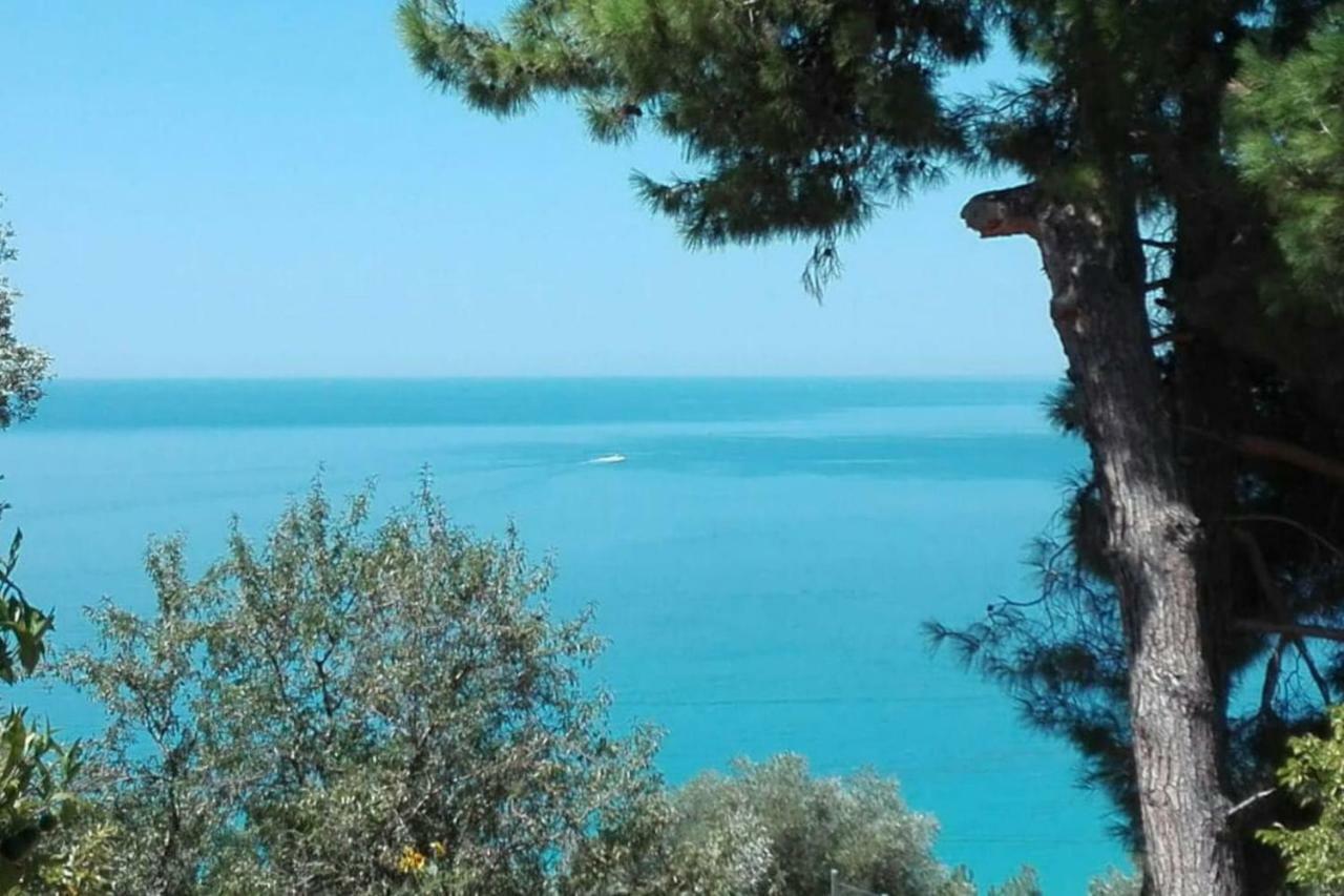 Lourdas Bay View Simotáta Esterno foto